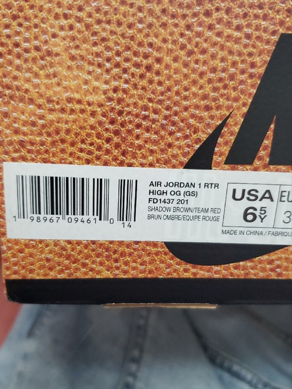 Nike Air Jordan 1 High - Picture 6 of 6